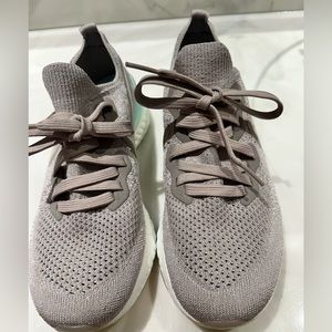 Nike athletic  shoes 8M